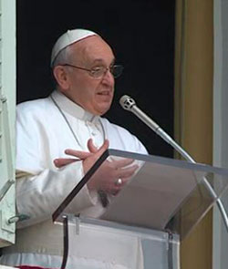 El Papa en el ngelus: los jvenes no siguen al Papa, siguen a Jesucristo, llevando su Cruz