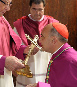 Monseor Enrique Benavent tom posesin como Obispo de Tortosa en una solemne misa