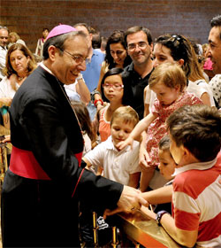 La Iglesia debe ser solidaria con todos, afirma el arzobispo de Pamplona en Torreciudad