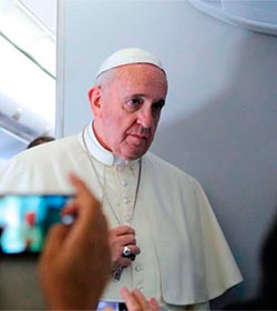 El Papa Francisco apoya una accin internacional para detener al agresor injusto en Irak