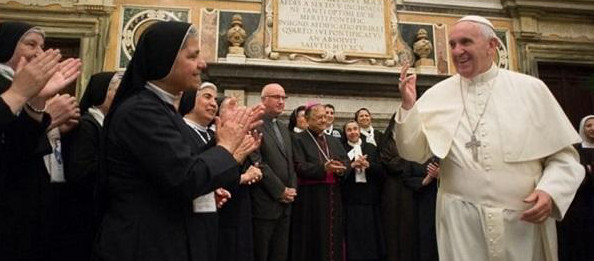 El Papa pide rezar por el terrorismo de guante blanco contra los cristianos