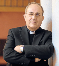 El arzobispo de Sevilla pide a los sacerdotes engancharse al confesionario