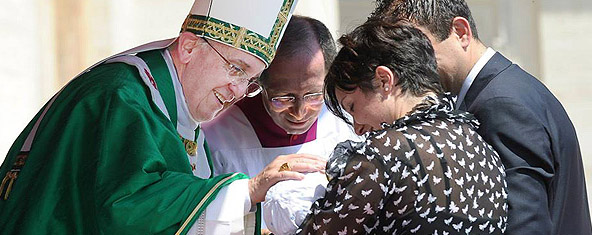 El Papa denuncia la colonizacin ideolgica que deforma el matrimonio como unin entre hombre y mujer