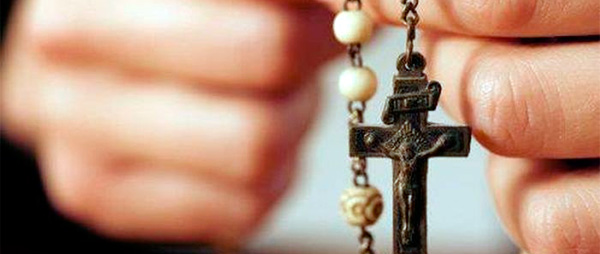 El rosario, una oracin en auge entre los jvenes