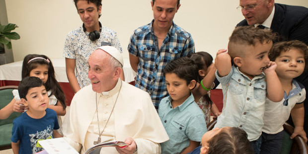 El Papa almorz con un grupo de refugiados sirios