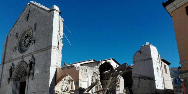 El ltimo terremoto en Italia derriba la Baslica de San Benito y la catedral de Santa Mara Argntea