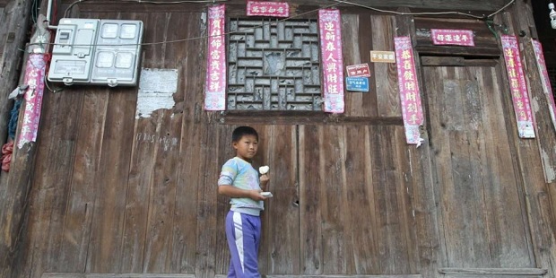 Abandonado por sus padres, un joven de 15 aos se suicida en Yunnan