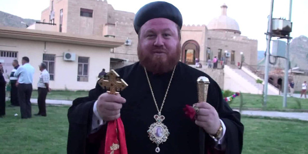 El obispo sirio-ortodoxo de Mosul visita la Iglesia de San Efrn que fue sede de los yihadistas