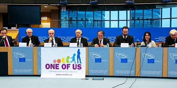 One of Us: ms de 100 organizaciones europeas rechazan el invento de Macron de un derecho al aborto en Europa
