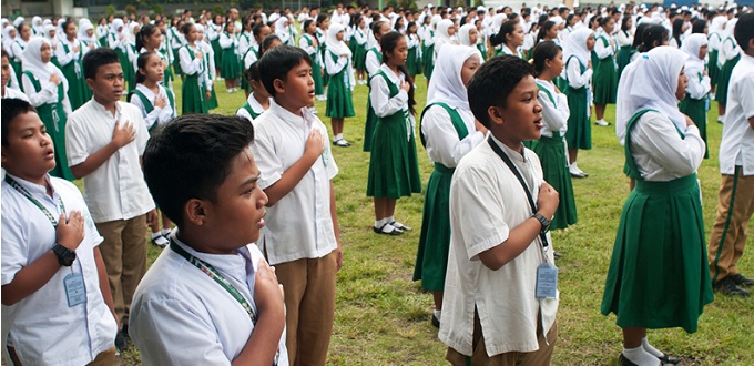 El Gobierno Filipino propone imponer impuestos a los institutos escolares religiosos