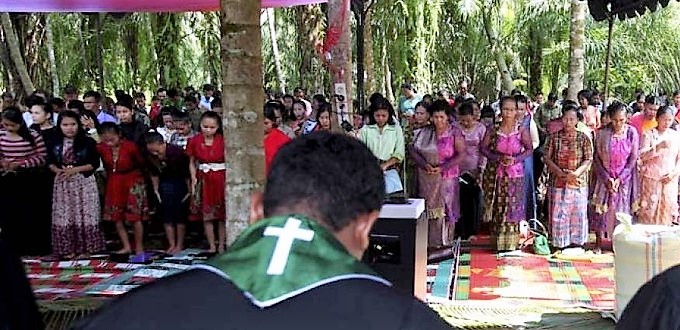 Polticos y lderes religiosos azuzan la persecucin a las minoras tnicas y religiosas de Indonesia