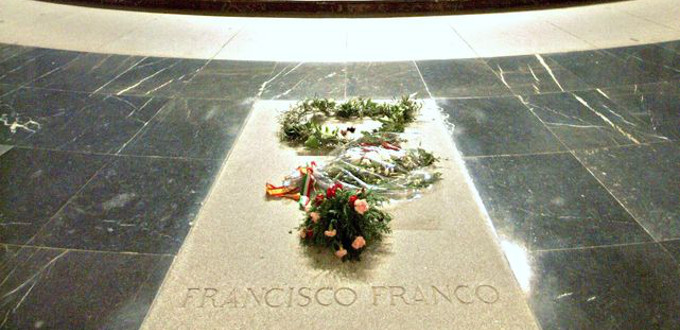 La CEE se desentiende de la exhumacin de los restos de Franco en el Valle de los Cados