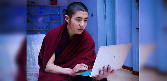Un monje tibetano se inmola prendindose fuego