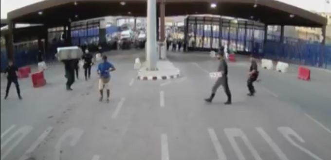 Un perturbado ataca a la polica en la frontera de Melilla al grito de Al es el ms grande