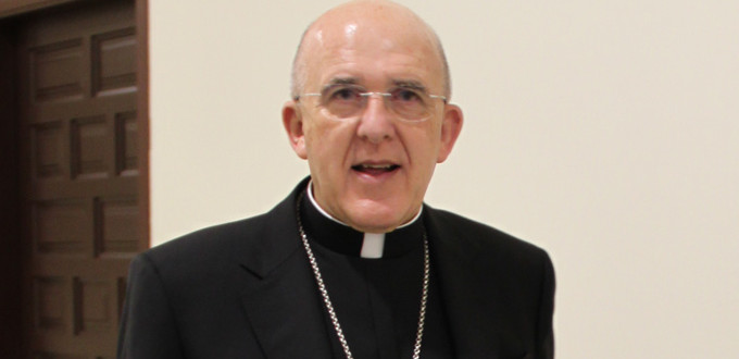 El cardenal Osoro aceptara el traslado de los restos de Franco a la Catedral de la Almudena si la familia lo pidiera