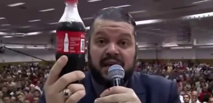 Pastor protestante se mofa de la Virgen comparndola con una Coca-Cola
