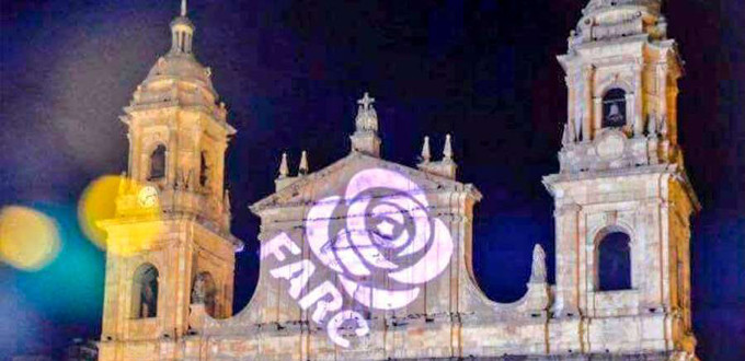 Las FARC exhiben su logo en la Catedral de Bogot