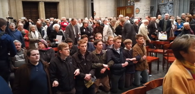 Blgica: fieles interrumpen conmemoracin de la Reforma en catedral catlica rezando el Rosario