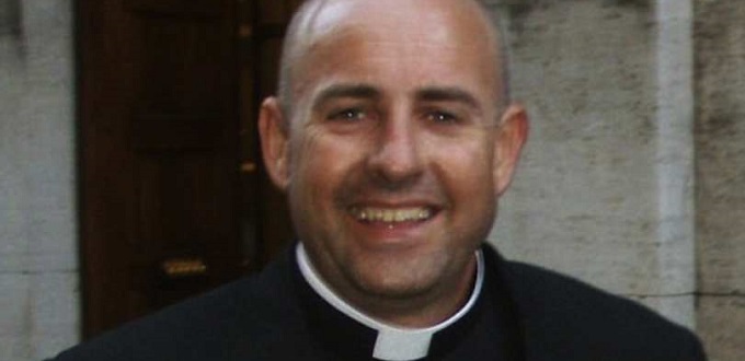 Escupen y maldicen a sacerdote catlico australiano por oponerse al matrimonio gay