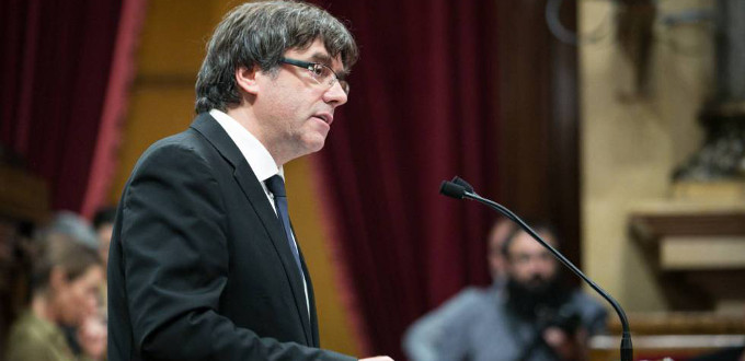Puigdemont declara la independencia de Catalua y la suspende a los pocos segundos