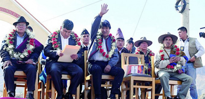 El gobierno boliviano pide abiertamente a la Iglesa que haga campaa a favor de Evo Morales