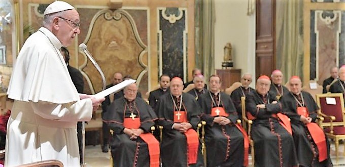 El Papa pronuncia el tradicional discurso a la Curia Romana