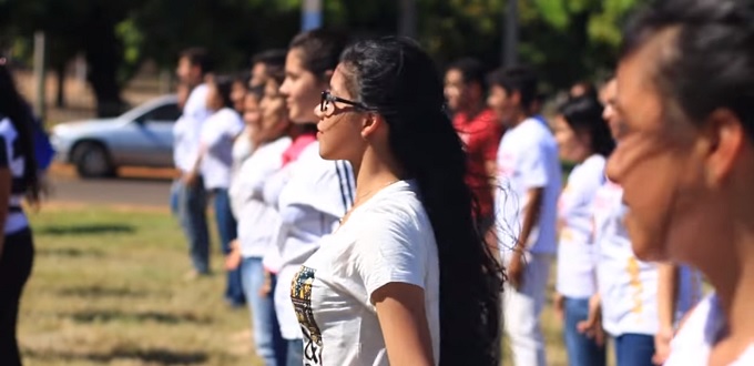 Unidos cantando por la vida