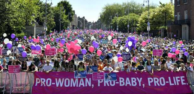 Cien mil irlandeses se manifestaron a favor de la vida