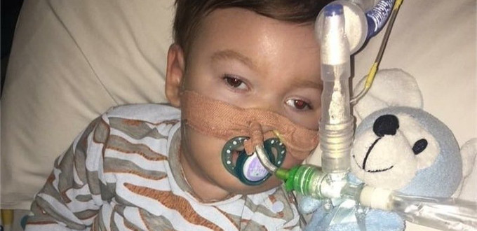 Italia intenta salvar a Alfie Evans concedindole la nacionalidad y el Papa se muestra conmovido 