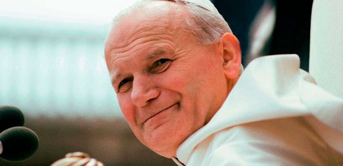Reliquia de la sangre de San Juan Pablo II venerada en Filipinas