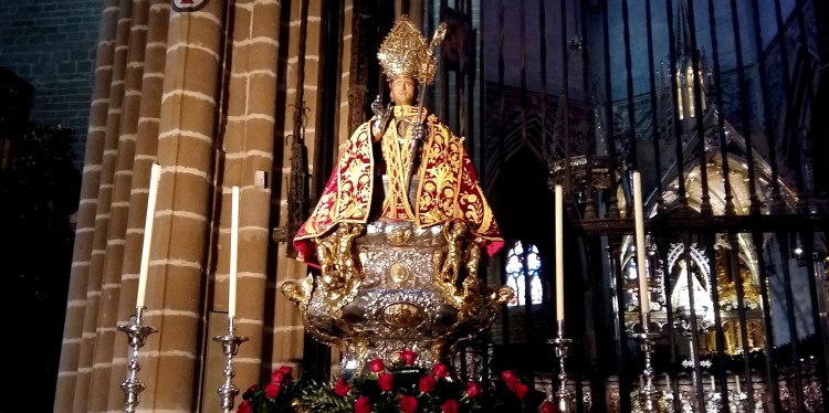 Excepcional encuentro en Pamplona de doce obispos misioneros navarros