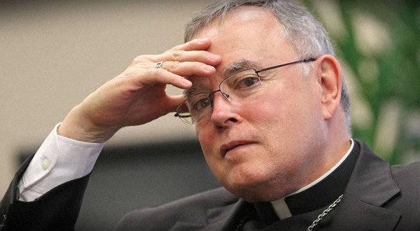 Mons. Chaput condena rotundamente la propuesta de dar la comunin a los protestantes casados con catlicos