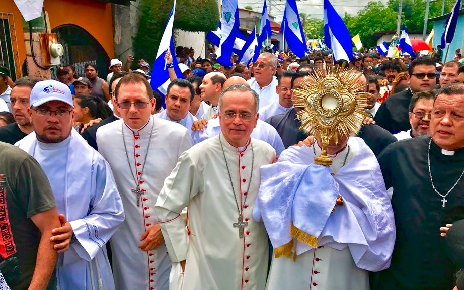 El nuncio y los obispos de Nicaragua detienen una nueva masacre