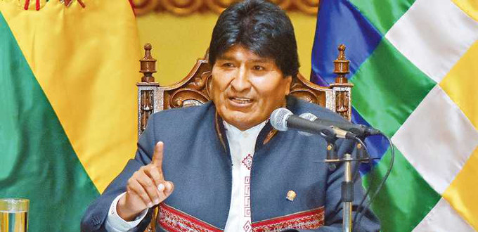 Evo Morales acusa a los obispos bolivianos de atacar al cardenal Ticona por ser indio amigo de otro indio