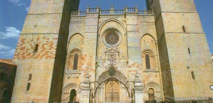 La Catedral de Sigenza edita tarjetas postales con motivo de su Jubileo