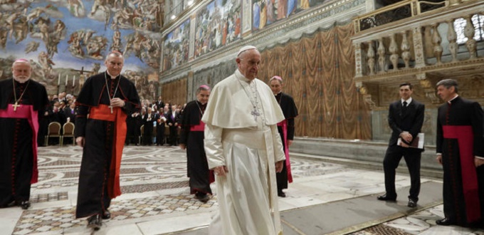 El Papa invita a los fieles a rezar el Rosario durante todo el mes de octubre