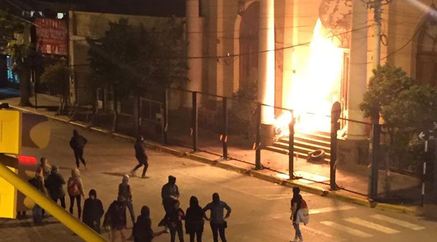 Obispos y laicos reaccionan al brutal ataque feminista en Trelew (Argentina)