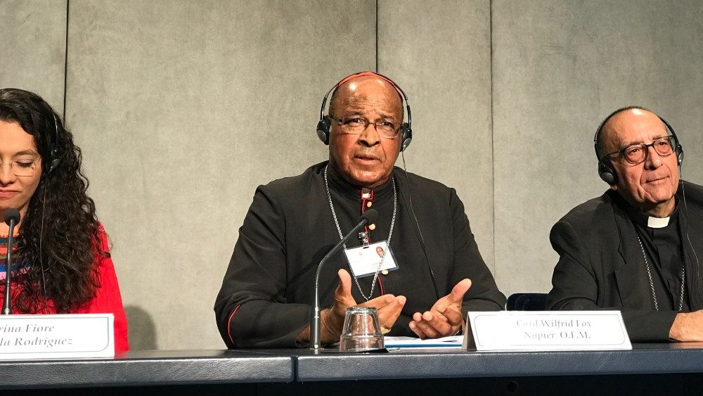 Cardenal Napier: el Snodo de los Obispos debe ser menos eurocntrico