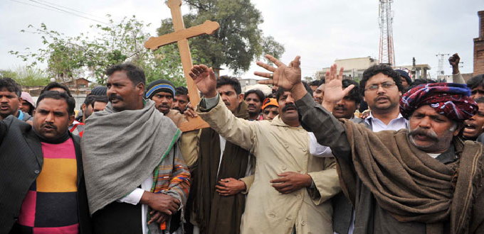 Los cristianos entre violencia sectaria e inestabilidad poltica

 