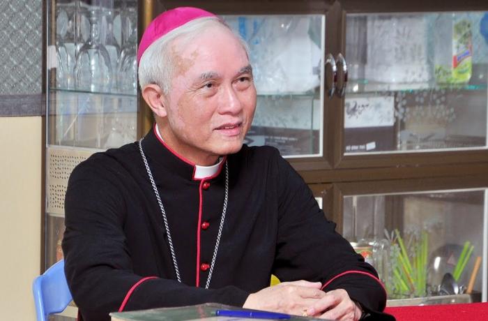 Mons. Dao: Es ms difcil ser obispo en Europa que en Vietnam