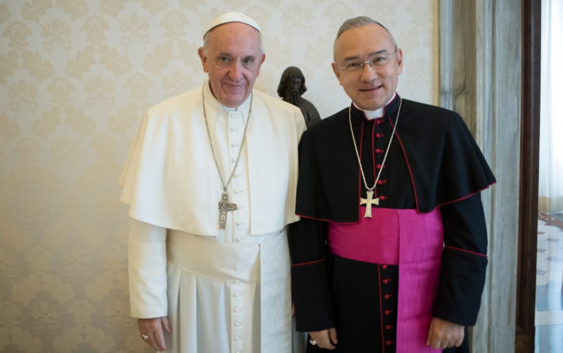 El Papa present a Mons. Pea Parra como nuevo Sustituto a la Secretara de Estado