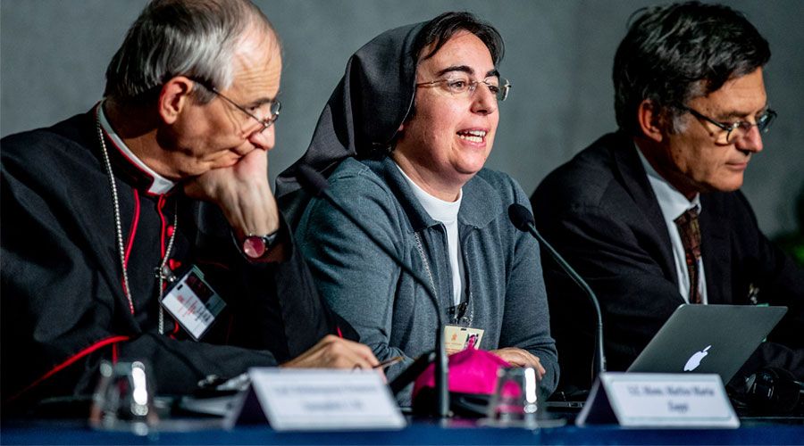 Nuevas propuestas de los padres sinodales: crear un pontificio consejo de jvenes y celebrar un Snodo sobre la mujer