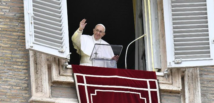 Papa Francisco: los cristianos debe ser santos porque Dios lo pide todo
