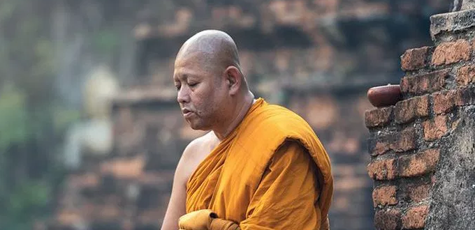 China recluta monjes tibetanos para difundir propaganda