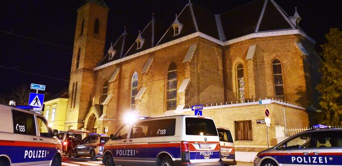 Brutal asalto a Iglesia Mara Inmaculada deja cinco religiosos heridos en Austria