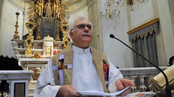 Un prroco de Gnova cerrar la iglesia en Navidad en protesta contra la ley de inmigracin