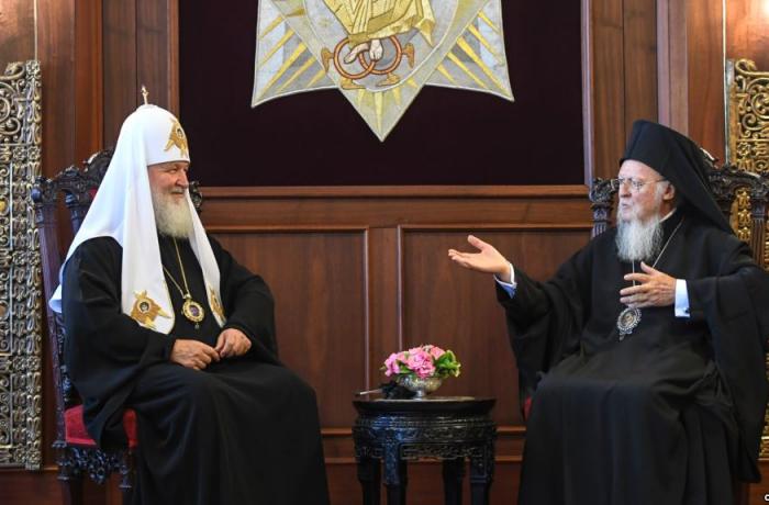 Escalada en el cisma del cisma: abolidas las parroquias rusas de Constantinopla