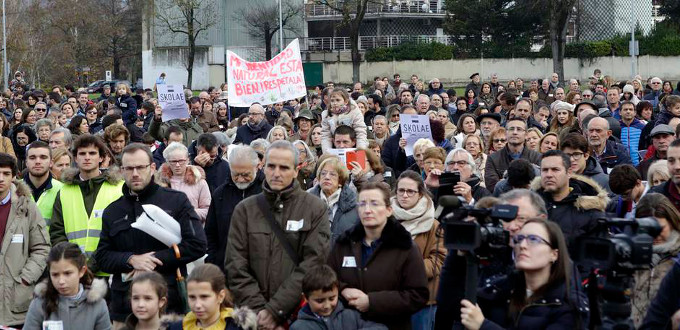 Miles de navarros se manifiestan contra la aberracin moral del plan educativo Skolae