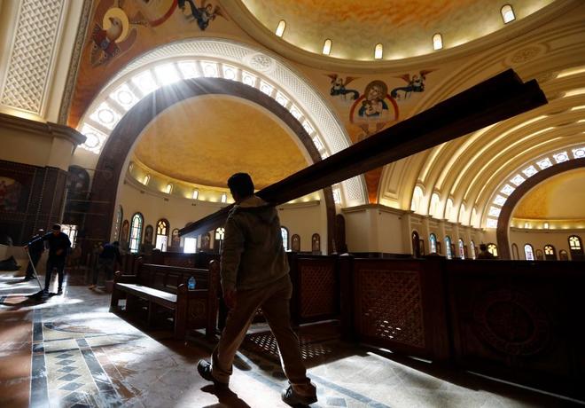 Un polica fallece al desactivar una bomba colocada en una iglesia copta antes de la celebracin de Navidad