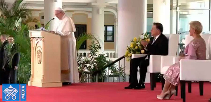 Papa a las autoridades panameas: cumplan el deseo de los jvenes de un servicio pblico honesto y transparente